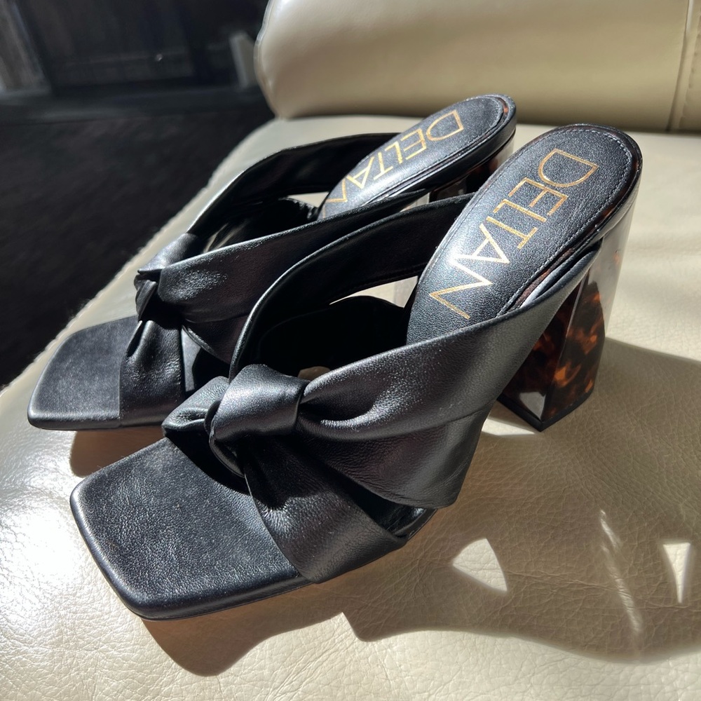 Deltan Heels